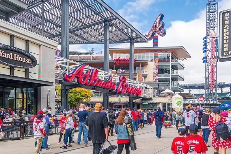 BravesFans_WalkingToTruistPark (1)